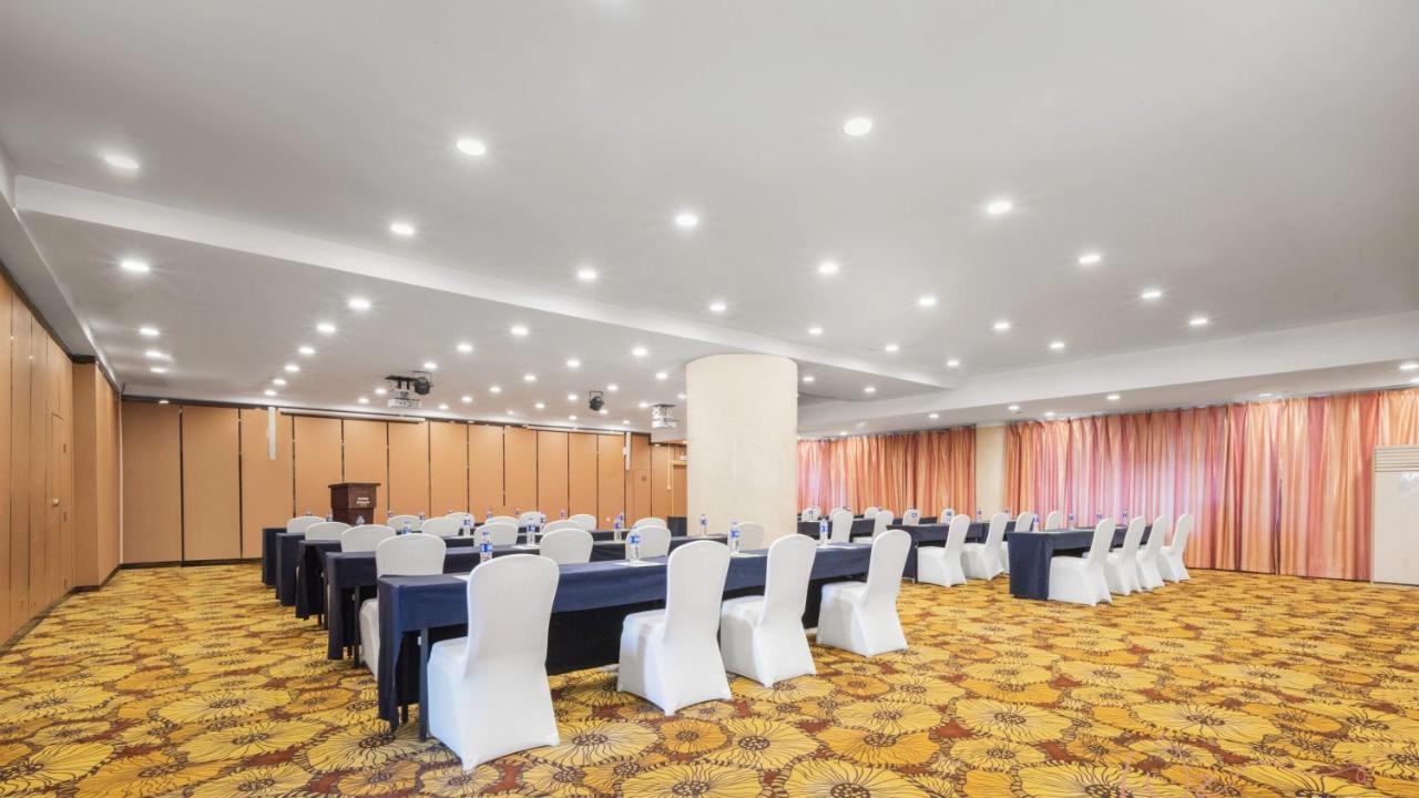 Holiday Inn Shijiazhuang Central By Ihg Exteriör bild